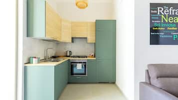 Apartment (1 Bedroom) | Private kitchen | Oven, electric kettle