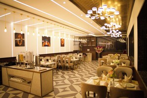 Restaurant - Clarissa Resort Mukteshwar (Dhari)