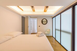 Apartment (2 Bedrooms) | 2 bedrooms, iron/ironing board, bed sheets - Design Studio Duplex at National Museum (Naples)