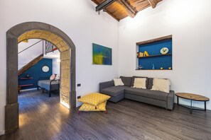 Appartamento (1 Bedroom) | Area soggiorno | TV