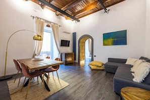 Apartment (1 Bedroom) | Living area | TV
