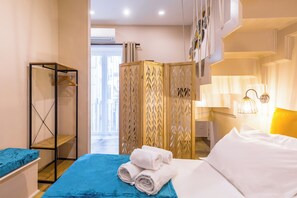 Apartment (1 Bedroom) | 1 bedroom, laptop workspace, bed sheets - Golden Terrace at Historical Center (Naples)
