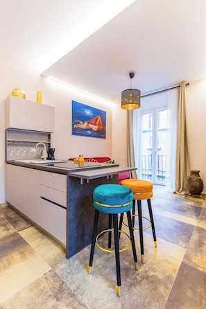 公寓 (1 Bedroom) | 私人廚房 | 微波爐、烤箱、爐台、洗碗機