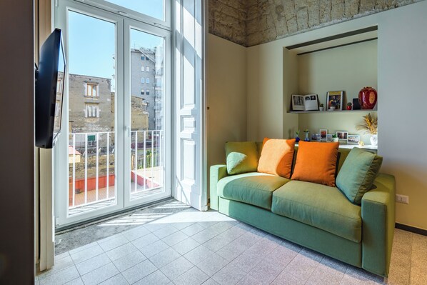 Apartment (2 Bedrooms) | Living area