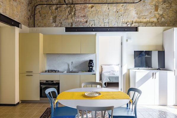 Apartment (2 Bedrooms) | Private kitchenette | Oven, espresso maker, electric kettle