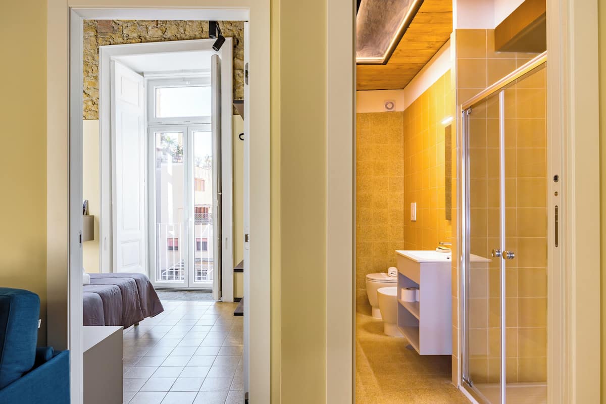 Apartment (2 Bedrooms) | 2 bedrooms, laptop workspace, bed sheets