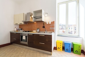 Lägenhet (3 Bedrooms) | Eget kök | Spishäll, vattenkokare och grytor/köksredskap