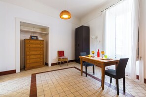Apartment (3 Bedrooms) | Wohnbereich