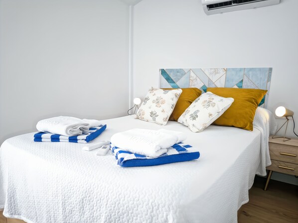 3 habitaciones, tabla de planchar con plancha, internet y ropa de cama 