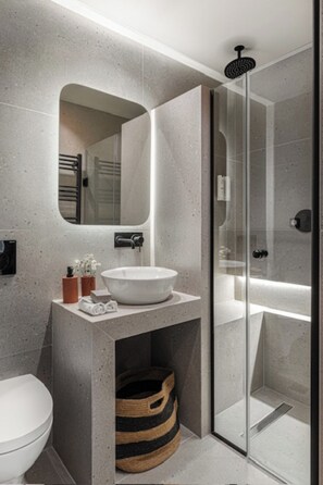 Apartment, Stadtblick | Badezimmer