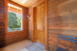 Interior - Aspen Hideaway by AvantStay | Walk to Aspen, Near Slopes + Pool & Hot Tub Access (Aspen)