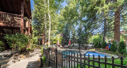 Aspen Hideaway by AvantStay | Walk to Aspen, Near Slopes + Pool & Hot Tub Access
