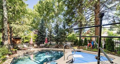 Aspen Hideaway by AvantStay | Walk to Aspen, Near Slopes + Pool & Hot Tub Access