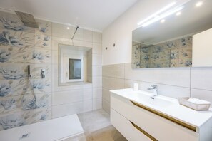 Bathroom - Maison Emanuele Double Apartment (Naples)