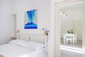 Appartement (1 Bedroom) | 1 chambre, espace de travail pour ordinateur portable, draps fournis