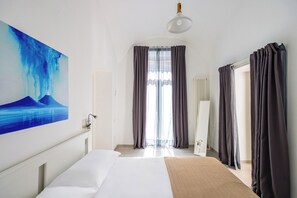 1 bedroom, laptop workspace, bed sheets - Maison Emanuele Double Apartment (Naples)