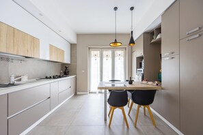 Private kitchen - Malta Modern and Lovely Flat With Parking (Naples)