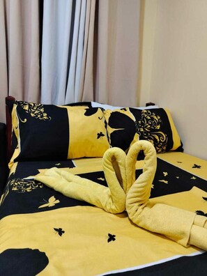 1 chambre, fer et planche à repasser, accès Internet, draps fournis