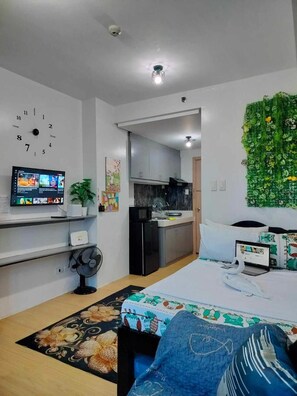 1 chambre, fer et planche à repasser, accès Internet, draps fournis