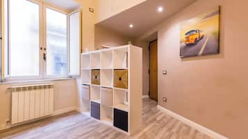 Apartamento (1 Bedroom) | 1 quarto, espaço de trabalho para notebook