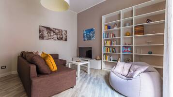 Apartamento (1 Bedroom) | Área de estar | TV