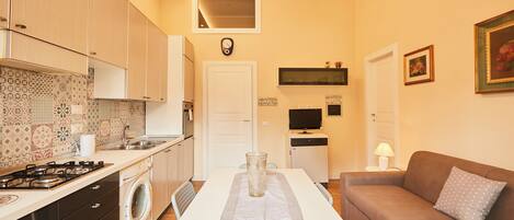 Apartment (1 Bedroom) | Living area | TV