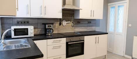 Fridge, microwave, stovetop