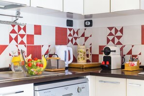 شقة (2 Bedrooms) | مطبخ خاص | فرن، ماكينة لصنع الإسبريسو، غلّاية كهربائية