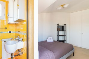 Departamento (2 Bedrooms) | 2 habitaciones, espacio para trabajar con laptop y ropa de cama 