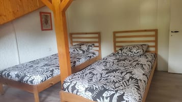 2 bedrooms, WiFi, bed sheets