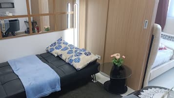 1 chambre, fer et planche à repasser, accès Internet, draps fournis