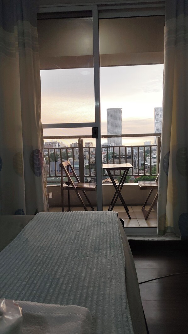 Interior - Windsong Suite Unli Netflix & Disney  Roofdeck View (Pasay City)
