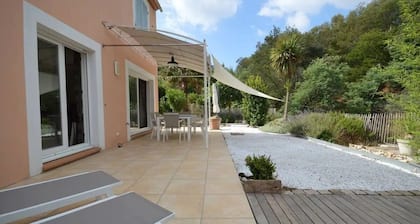 Quiet, secure vacation home" La croix des gardes
