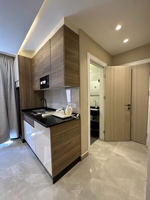 Fridge, microwave