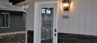 Gather Here 9BR, 5BA Group