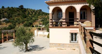 Peaceful Retreat in Alora for Families and Friends