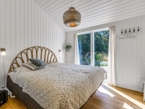 3 bedrooms, Internet