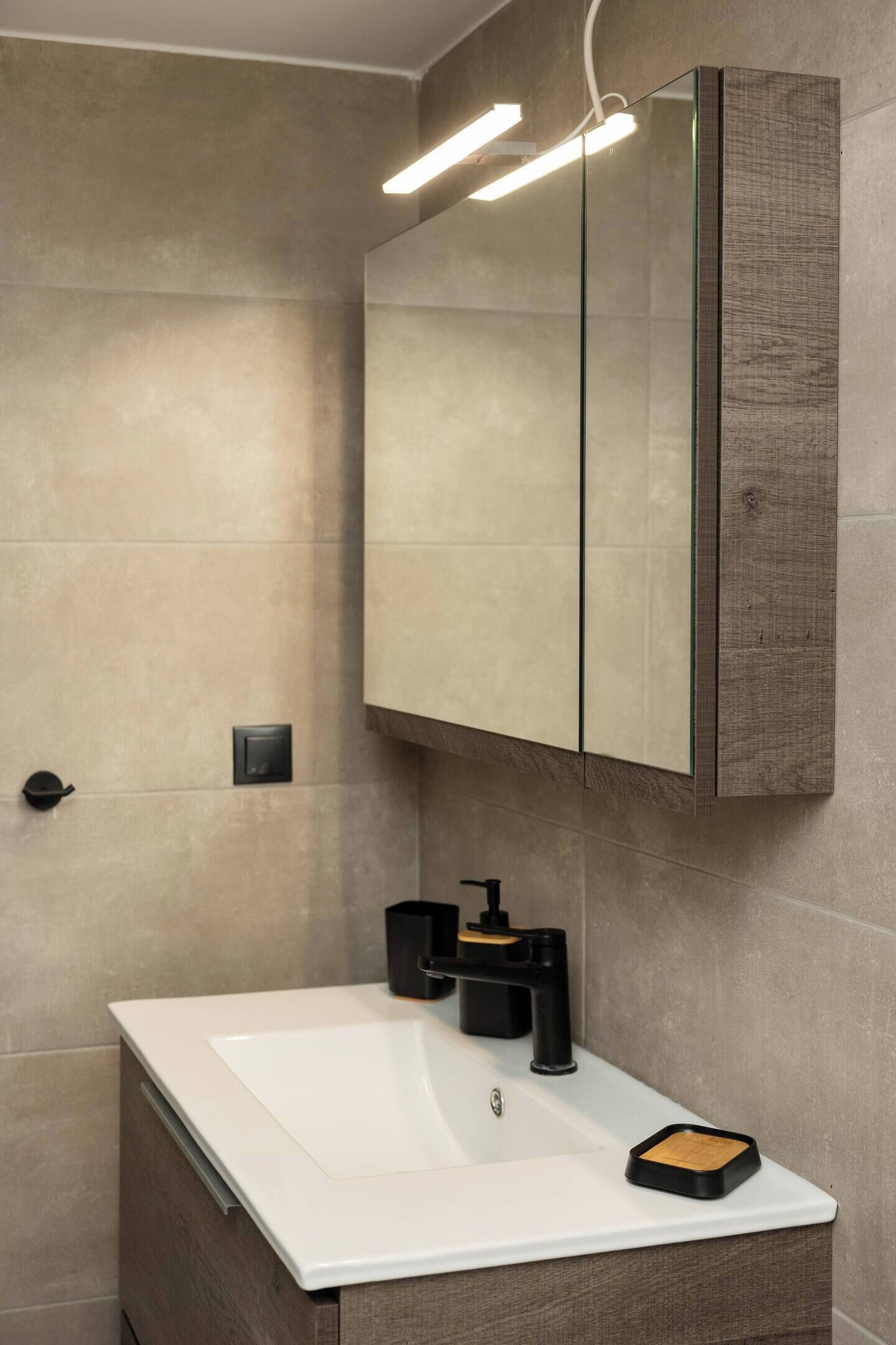 Basic Loft | Bathroom