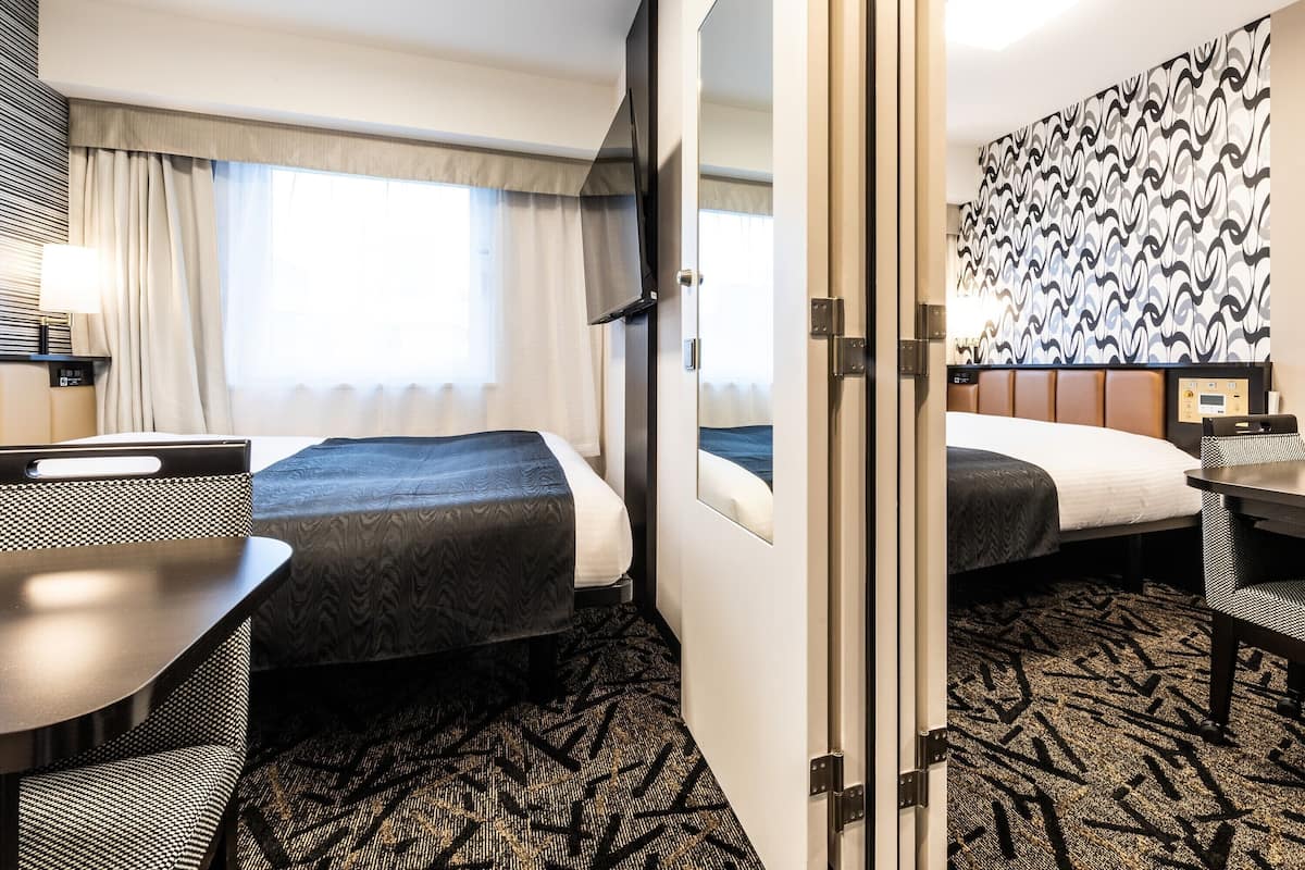 Blackout curtains, free WiFi, bed sheets
