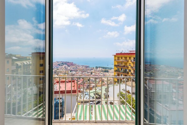 Apartment (1 Bedroom) | Water view - Stairway to the Vista Flat (Naples)