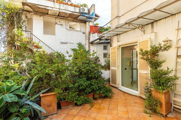 Apartment (1 Bedroom) | Terrace/patio