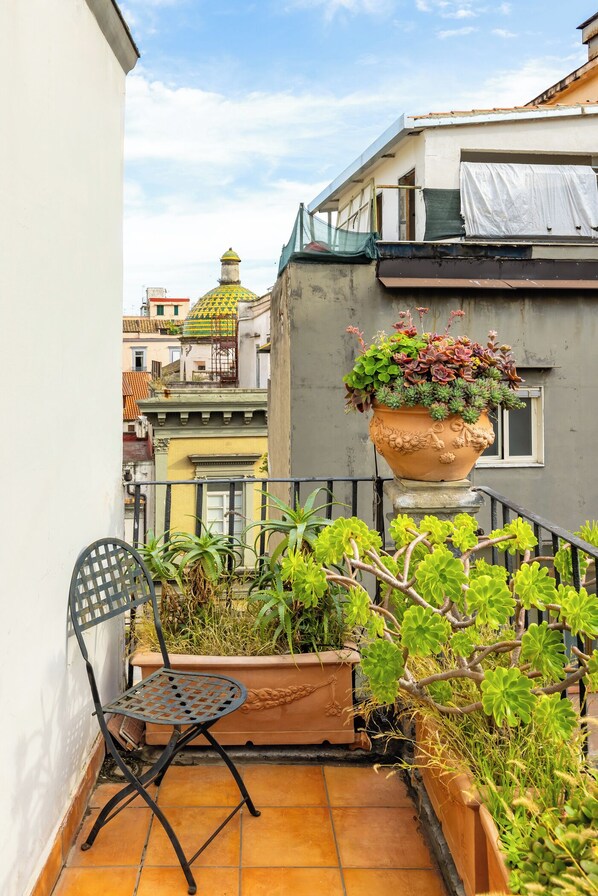 Terrace/patio - Santa Chiara Charming House With Terrace at Historical Center (Naples)