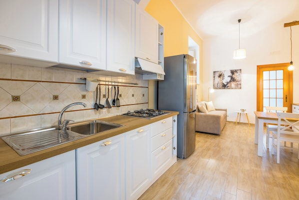 Apartment (2 Bedrooms) | Private kitchen