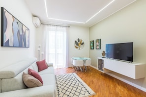 Huoneisto (1 Bedroom) | Oleskelualue | Televisio