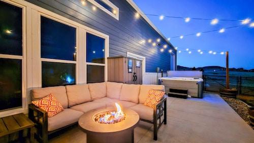 Black Hills Barndo-Hot Tub & Massage Chair