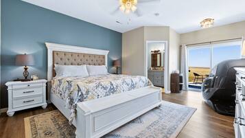 4 sovrum, skrivbord, strykjärn/strykbräda och resesäng