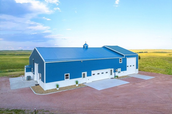 Welcome to Black Hills Barndo! With ample parking and a prime location, you`re just minutes from Mount Rushmore, Custer, Crazy Horse, the Badlands and more..