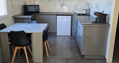 4-person apartment with garden 5 minutes' walk from the sea