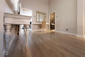 Room, 1 Bedroom, Accessible, Smoking | Living area