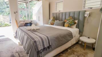 Room, 1 Bedroom, Accessible, Smoking | 1 bedroom